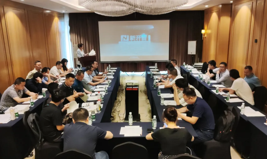 共赢！AG超玩会电竞俱乐部携手生态合作伙伴，构建中职、普教智慧校园(图1)